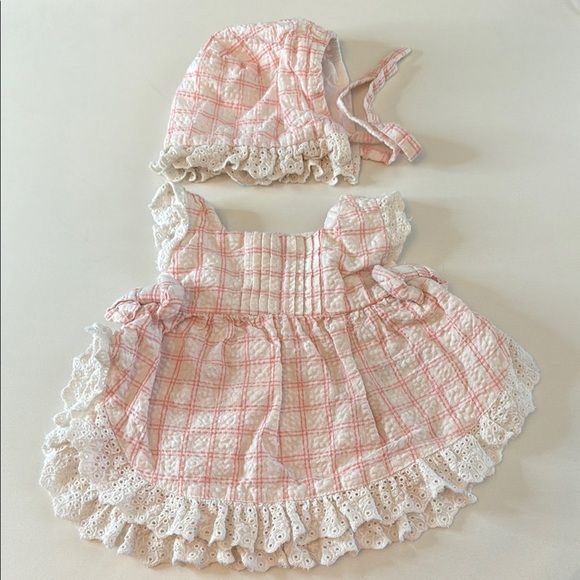 Tahari Other - Tabari Baby Pink and White Plaid and Lace Baby Dress with Bonnet Size 3-6M